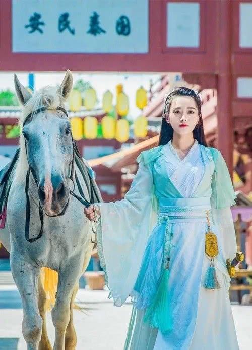 女主網(wǎng)游新篇章，虛擬世界的文學(xué)冒險