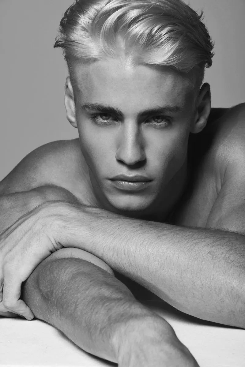 型男幫男模最新寫真，時尚潮流的多維度解讀