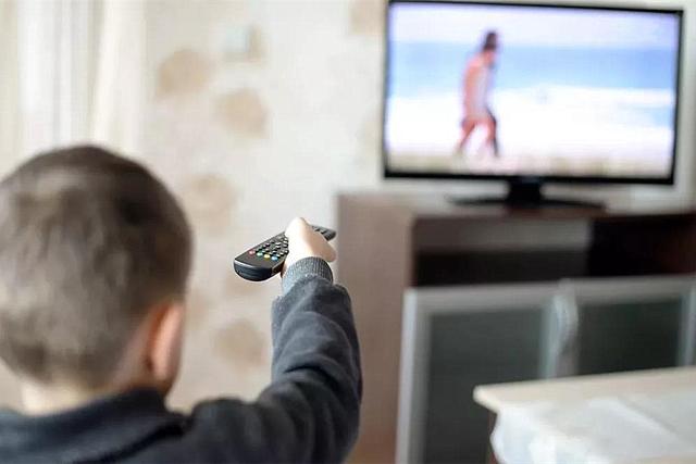 看電視的十大益處，開啟溫馨家庭時光之旅